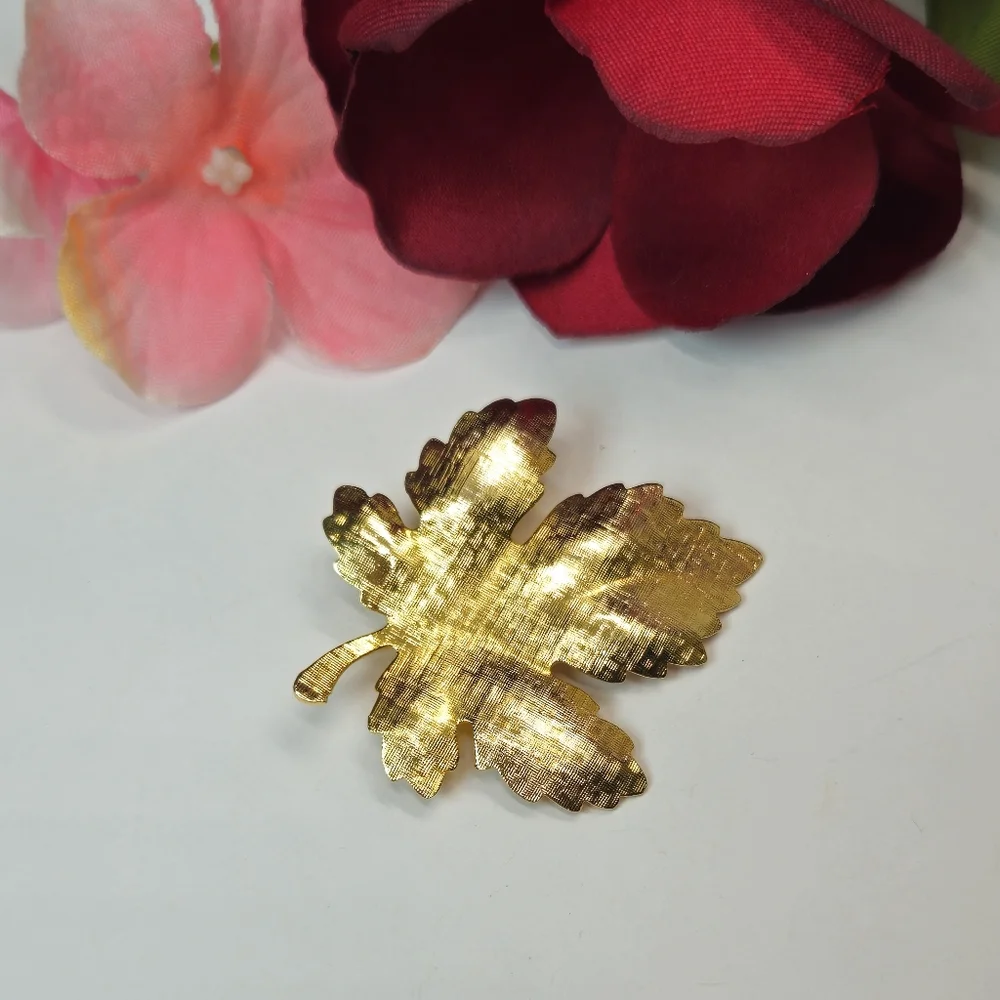 Vintage Gold Tone Textured Leaf Brooch